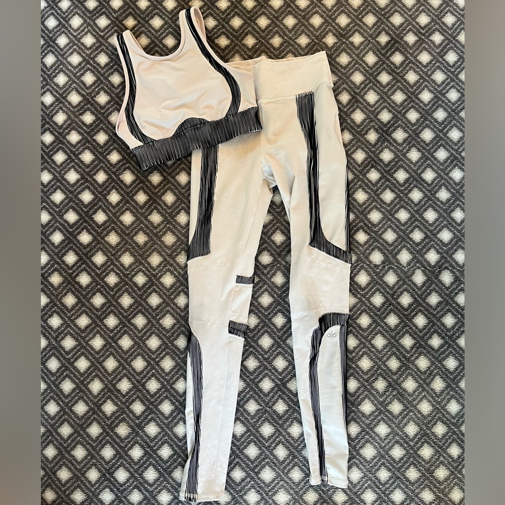 Alo Yoga Bra and Legging Set